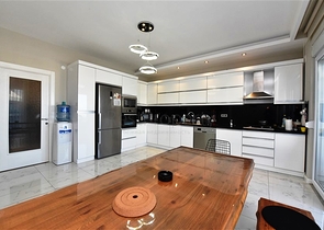 اطلالة بحر - دوبلكس فاخرة 5 غرف وصالة - في محمودلار / الانيا 