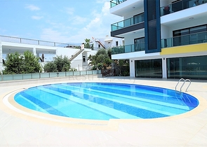 اطلالة بحر - شقة غرفة وصالة  -مجمع سكني حديث - في كارجيجاك / الانيا 