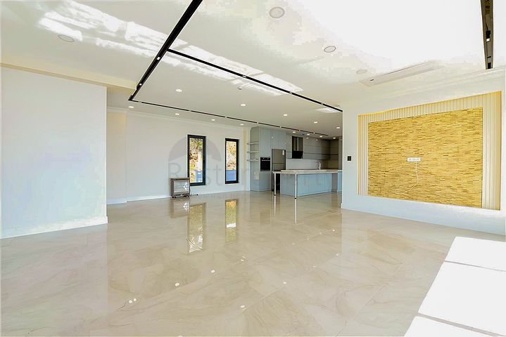 فيلا في وسط ألانيا