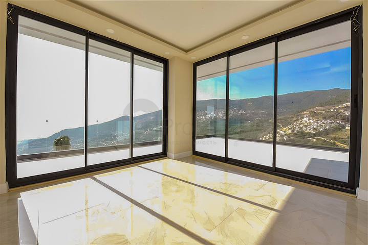 فيلا في وسط ألانيا