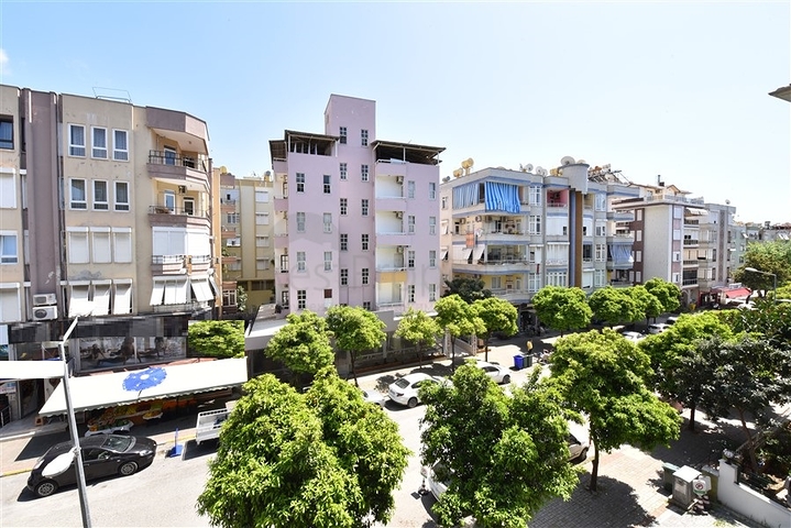 شقة غرفتين وصالة - قريبة من البحر - في مركز الانيا 