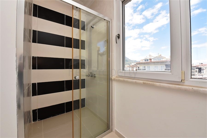 ضمن مجمع على البحر - دوبلكس 4 غرف وصالة - في كاستل / الانيا