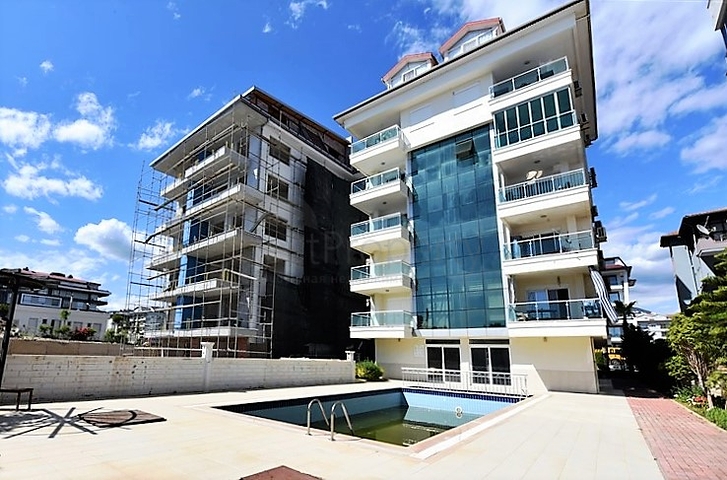 ضمن مجمع على البحر - دوبلكس 4 غرف وصالة - في كاستل / الانيا