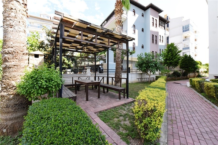 ضمن مجمع على البحر - دوبلكس 4 غرف وصالة - في كاستل / الانيا