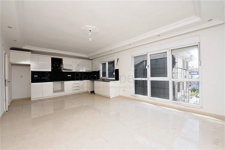 ضمن مجمع على البحر - دوبلكس 4 غرف وصالة - في كاستل / الانيا