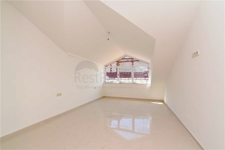 ضمن مجمع على البحر - دوبلكس 4 غرف وصالة - في كاستل / الانيا