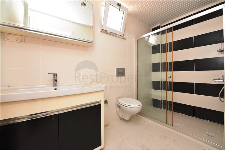 ضمن مجمع على البحر - دوبلكس 4 غرف وصالة - في كاستل / الانيا