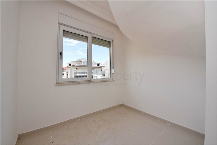 ضمن مجمع على البحر - دوبلكس 4 غرف وصالة - في كاستل / الانيا