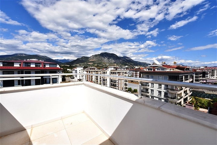 ضمن مجمع على البحر - دوبلكس 4 غرف وصالة - في كاستل / الانيا