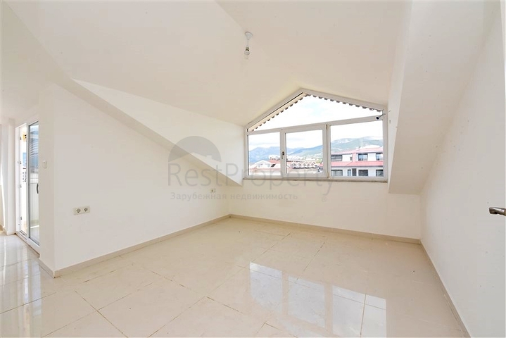 ضمن مجمع على البحر - دوبلكس 4 غرف وصالة - في كاستل / الانيا