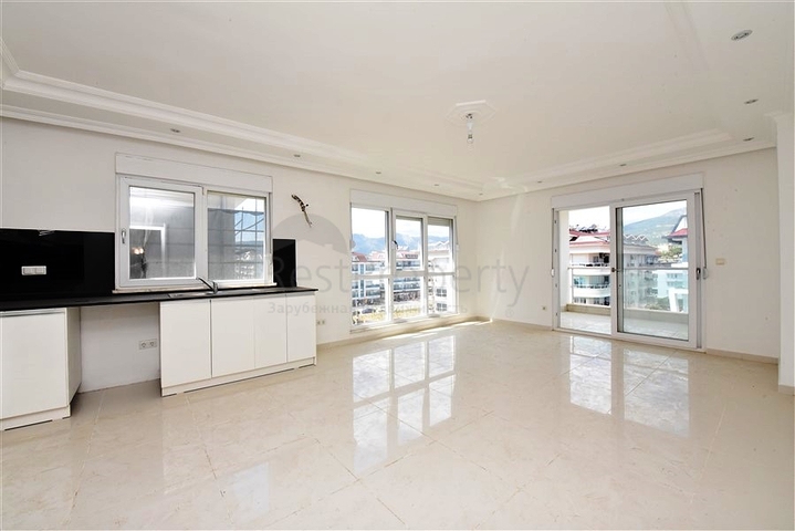 ضمن مجمع على البحر - دوبلكس 4 غرف وصالة - في كاستل / الانيا