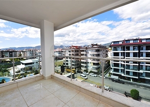 ضمن مجمع على البحر - دوبلكس 4 غرف وصالة - في كاستل / الانيا