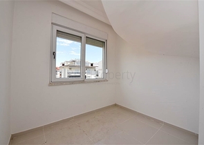 ضمن مجمع على البحر - دوبلكس 4 غرف وصالة - في كاستل / الانيا