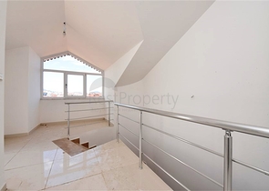 ضمن مجمع على البحر - دوبلكس 4 غرف وصالة - في كاستل / الانيا