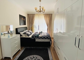 مجمع فاخر - شقة غرفتين وصالة - مطبخ منفصل - في محمودلار / الانيا 