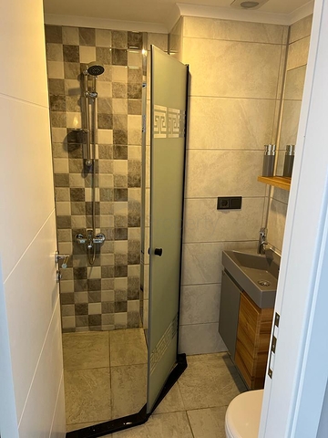 شقة للإيجار في وسط ألانيا