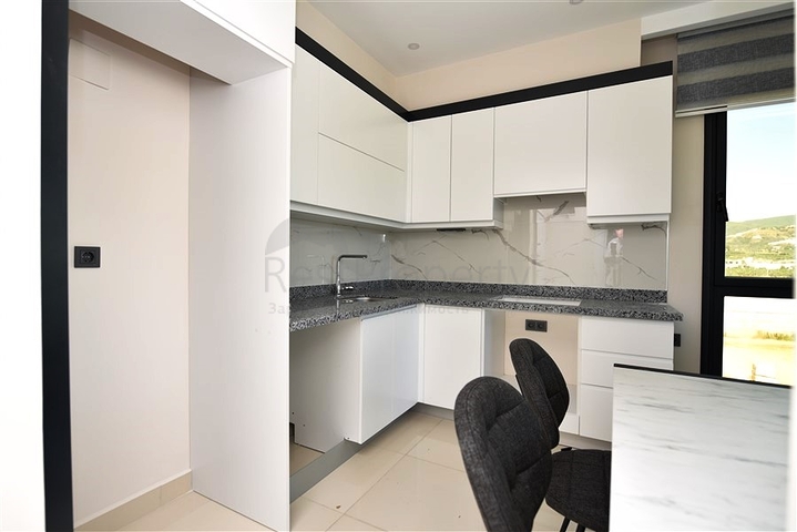 شقة 1 + 1 على بعد 200 متر من الشاطئ في منطقة كارجيجاك 