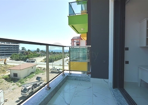 شقة 1 + 1 على بعد 200 متر من الشاطئ في منطقة كارجيجاك 