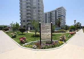 اطلالة بحرية ساحرة -طابق مرتفع - شقة غرفتين وصالة ضمن مجمع اول صف على البحر - في توسمور / الانيا