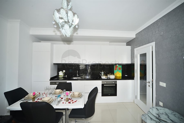 شقق للبيع في كاستل - غرفة وصالة ضمن مجمع يضم كافة الخدمات -كاستل / الانيا 