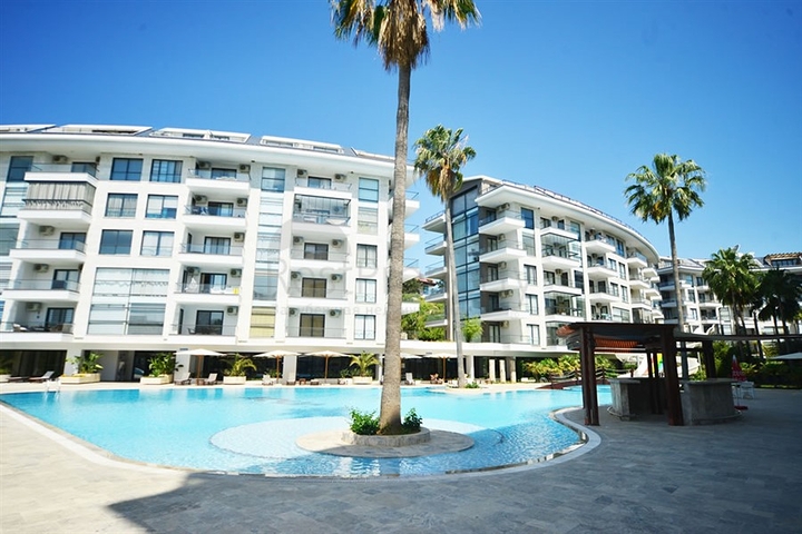 شقق للبيع في كاستل - غرفة وصالة ضمن مجمع يضم كافة الخدمات -كاستل / الانيا 