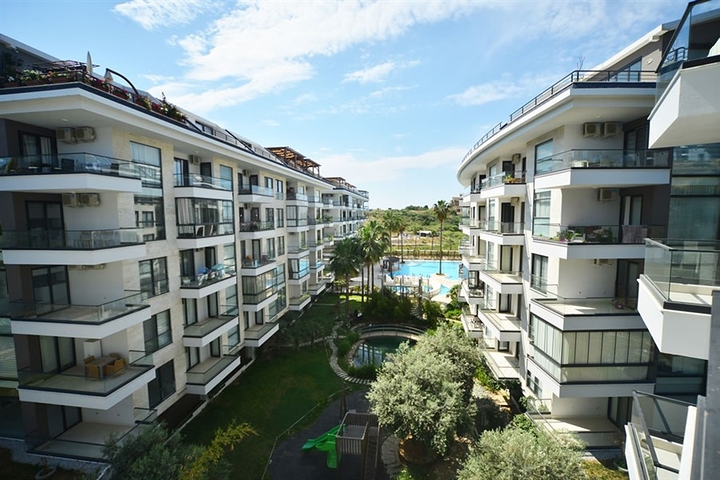 شقق للبيع في كاستل - غرفة وصالة ضمن مجمع يضم كافة الخدمات -كاستل / الانيا 