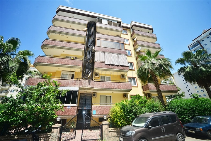 شقة واسعة - غرفتين وصالة مفروشة - في محمودلار / الانيا 