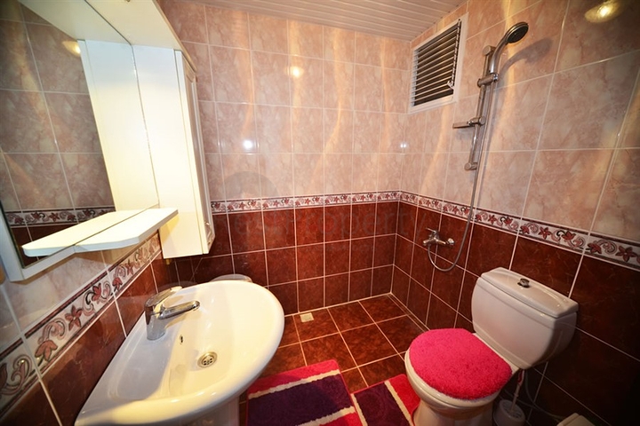 شقة واسعة - غرفتين وصالة مفروشة - في محمودلار / الانيا 