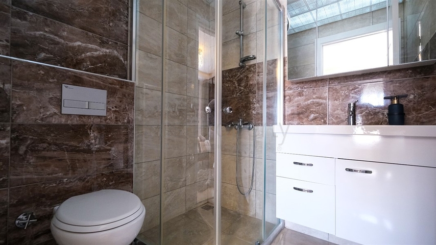 شقة غرفة وصالة -مفروشة -ضمن مجمع يضم كافة الخدمات - مهموتلار /الانيا 