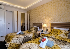 شقة غرفة وصالة -مفروشة -ضمن مجمع يضم كافة الخدمات - مهموتلار /الانيا 