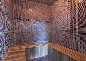 شقة غرفتين وصالة مفروشة - ضمن مجمع سكني -في محمودلار/ الانيا 