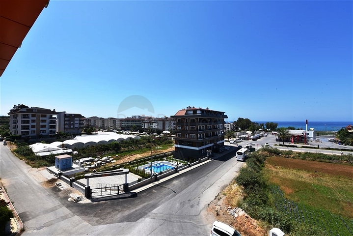 اطلالة بحر - دوبلكس غرفتين وصالة مفروشة - ضمن مجمع انيق - في كاستل / الانيا 