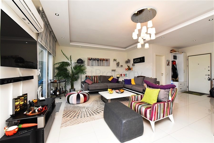 اطلالة بحر - دوبلكس غرفتين وصالة مفروشة - ضمن مجمع انيق - في كاستل / الانيا 