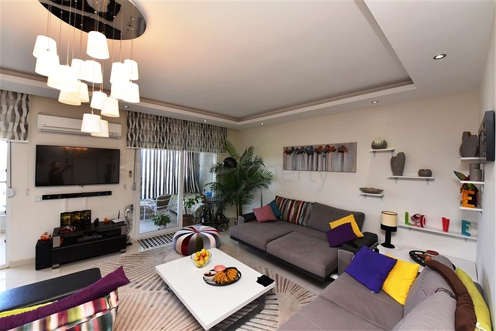 اطلالة بحر - دوبلكس غرفتين وصالة مفروشة - ضمن مجمع انيق - في كاستل / الانيا 