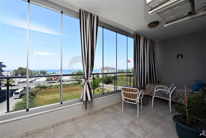 اطلالة بحر - دوبلكس غرفتين وصالة مفروشة - ضمن مجمع انيق - في كاستل / الانيا 