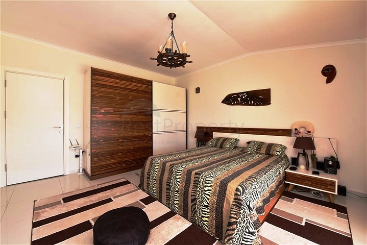 اطلالة بحر - دوبلكس غرفتين وصالة مفروشة - ضمن مجمع انيق - في كاستل / الانيا 