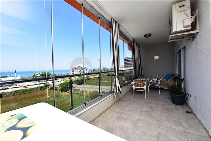 اطلالة بحر - دوبلكس غرفتين وصالة مفروشة - ضمن مجمع انيق - في كاستل / الانيا 