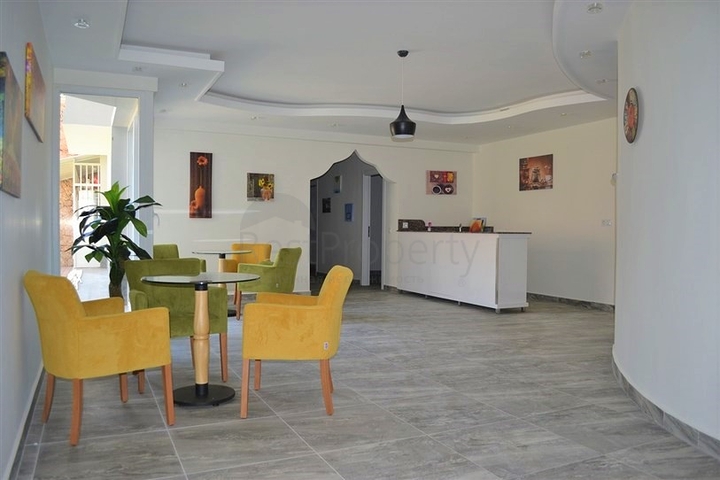 اطلالة بحر - دوبلكس غرفتين وصالة مفروشة - ضمن مجمع انيق - في كاستل / الانيا 