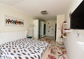 اطلالة بحر - دوبلكس غرفتين وصالة مفروشة - ضمن مجمع انيق - في كاستل / الانيا 