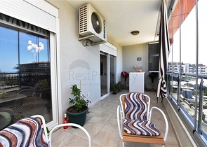 اطلالة بحر - دوبلكس غرفتين وصالة مفروشة - ضمن مجمع انيق - في كاستل / الانيا 