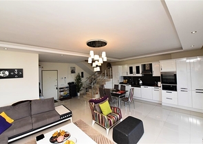 اطلالة بحر - دوبلكس غرفتين وصالة مفروشة - ضمن مجمع انيق - في كاستل / الانيا 