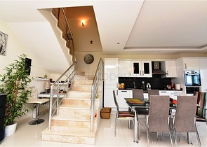 اطلالة بحر - دوبلكس غرفتين وصالة مفروشة - ضمن مجمع انيق - في كاستل / الانيا 