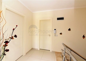 اطلالة بحر - دوبلكس غرفتين وصالة مفروشة - ضمن مجمع انيق - في كاستل / الانيا 