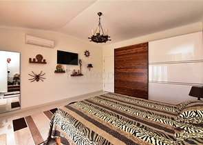 اطلالة بحر - دوبلكس غرفتين وصالة مفروشة - ضمن مجمع انيق - في كاستل / الانيا 