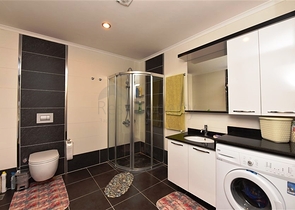 اطلالة بحر - دوبلكس غرفتين وصالة مفروشة - ضمن مجمع انيق - في كاستل / الانيا 