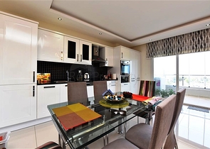 اطلالة بحر - دوبلكس غرفتين وصالة مفروشة - ضمن مجمع انيق - في كاستل / الانيا 