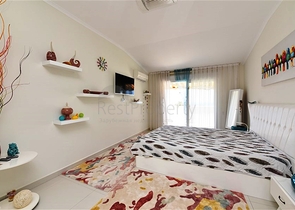 اطلالة بحر - دوبلكس غرفتين وصالة مفروشة - ضمن مجمع انيق - في كاستل / الانيا 