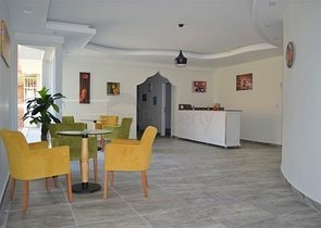 اطلالة بحر - دوبلكس غرفتين وصالة مفروشة - ضمن مجمع انيق - في كاستل / الانيا 