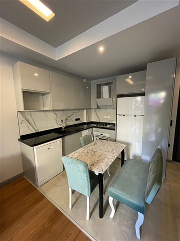 بجانب شاطئ كليوباترا -مجمع حديث - شقة غرفة وصالة -في مركز الانيا 