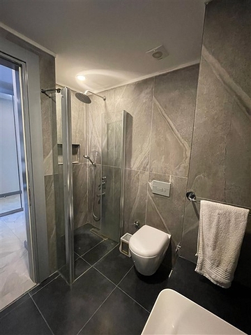 بجانب شاطئ كليوباترا -مجمع حديث - شقة غرفة وصالة -في مركز الانيا 